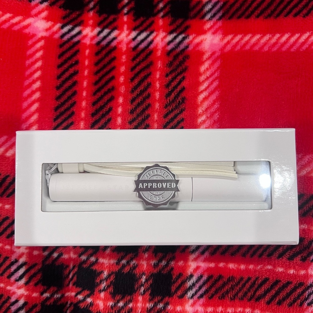 Jeffree Star Approved White Mascara
BRAND NEW